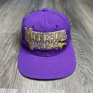 Vintage Minnesota Vikings Starter NFL Pro Line SnapBack‎ Hat Cap Wool Purple